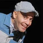 اکبر اقبالی